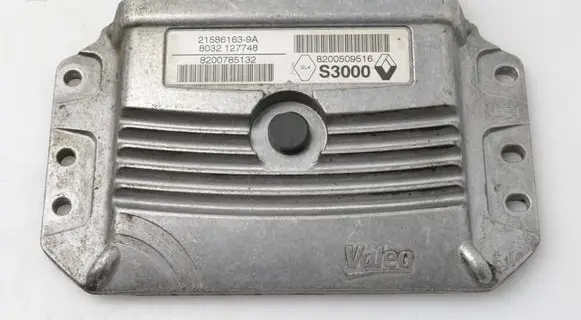 Renault Megane II Engine control unit/module 8200509516