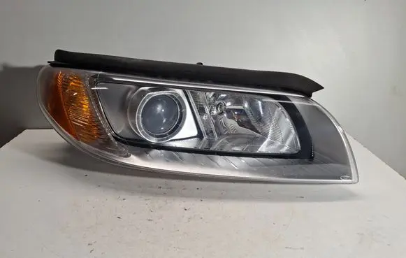Volvo XC70 Headlight/headlamp 31214350 6948180