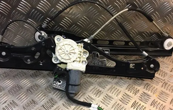 Mercedes-Benz E W211 Front door electric window regulator A2117200146 2117200146