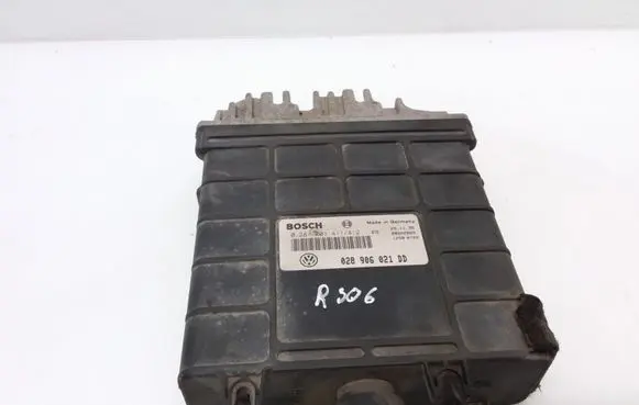 Volkswagen PASSAT B4 Engine control unit/module 028906021DD 0281001411