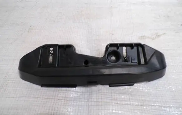 Front bumper mounting bracket