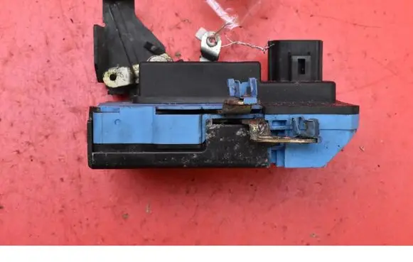 Volvo S60 Front door lock 