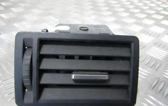Ford Focus C-MAX Dash center air vent grill 3m51r018b09afw
