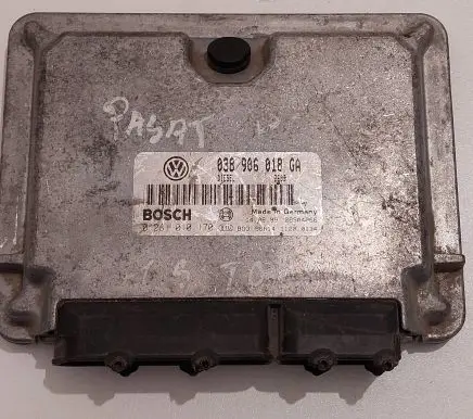 Volkswagen PASSAT B5 Engine control unit/module 038906018GA 0281010170 28SA4066