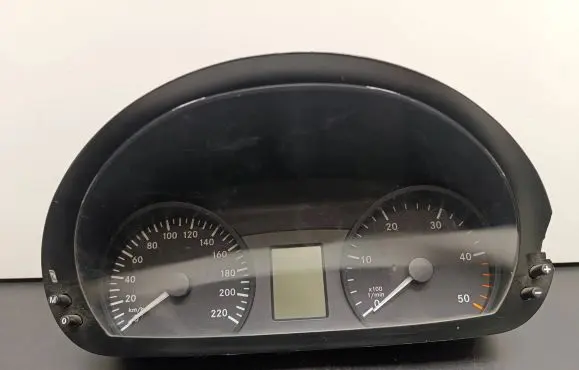 Mercedes-Benz Vito Viano W639 Speedometer (instrument cluster) 1042993