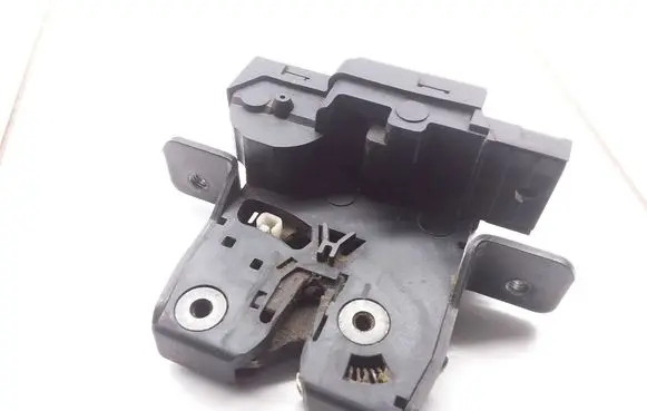 Nissan Primera Tailgate/trunk/boot lock/catch/latch 90502AV720