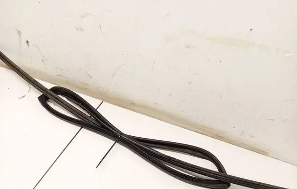 Lexus RX 300 Rubber seal rear door 