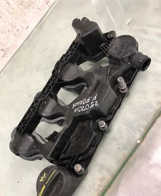 Ford Focus Rocker cam cover P1001845