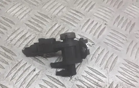 Skoda Octavia Mk1 (1U) Valve vacuum 1J0906283C