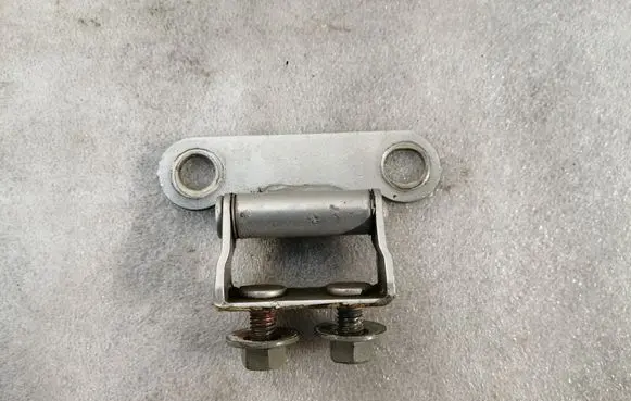 Toyota Corolla Verso AR10 Tailgate/trunk/boot hinge 6881002020