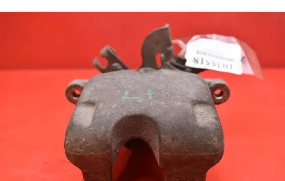 Opel Insignia A Rear brake caliper
