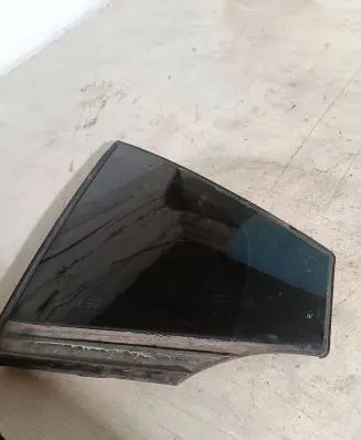 Nissan Primera Rear side window 43R00048