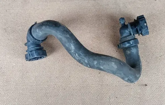 Peugeot 308 Engine coolant pipe/hose 968468428004