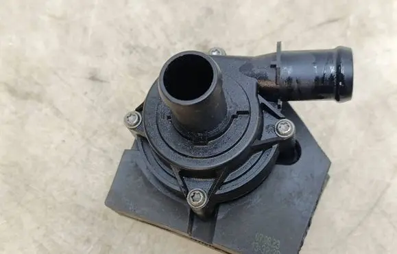 Audi A3 8Y Electric auxiliary coolant/water pump 5Q0965567N