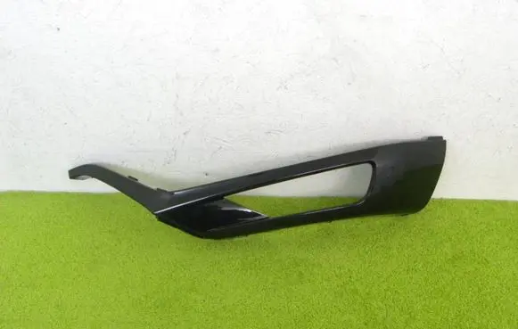 Volvo XC90 Front bumper splitter molding 31383800