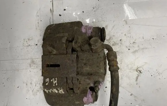 Toyota RAV 4 (XA20) Rear brake caliper