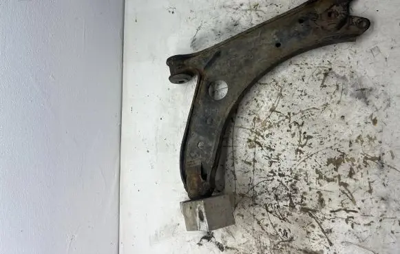 Volkswagen Golf Plus Front lower control arm/wishbone 1k0407190e