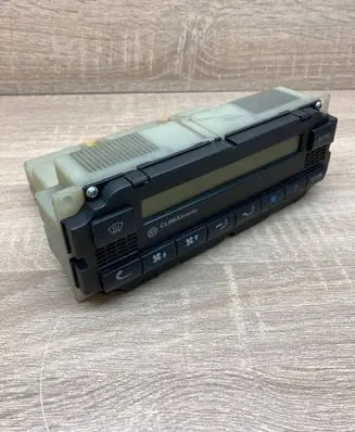 Volkswagen PASSAT B5 Climate control unit 5HB007617 1J1907044