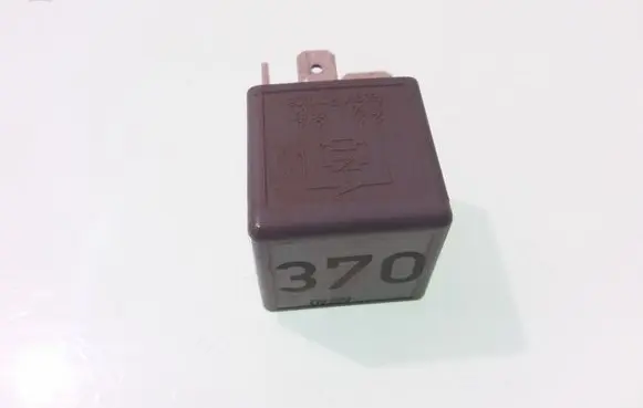 Audi A6 S6 C5 4B Other relay 8D0951253 370