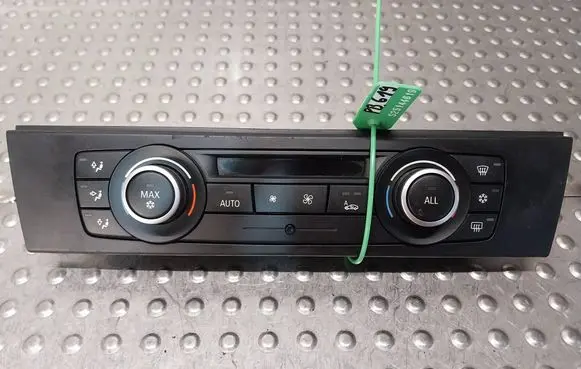 BMW 1 E82 E88 Climate control unit 9221853