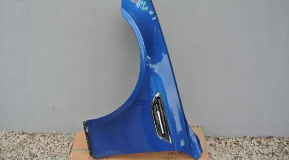 BMW M5 Fender
