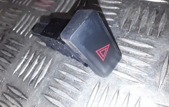 Nissan X-Trail T31 Hazard light switch 7Z19U