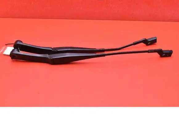 Front wiper blade arm