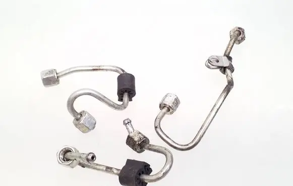 Skoda Octavia Mk2 (1Z) Fuel injector supply line/pipe 