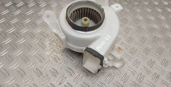 Toyota Prius (XW20) Hybrid/electric vehicle battery fan 8713047070