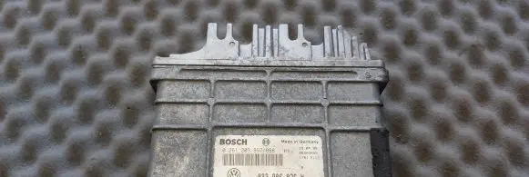 Volkswagen Golf III Engine control unit/module 032906026H 0261203897 26SA3655