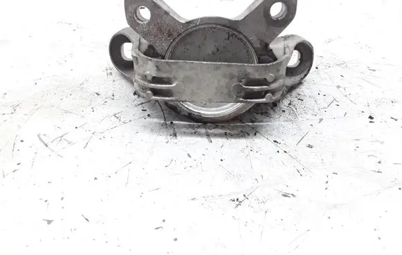 Ford Focus Engine mount bracket