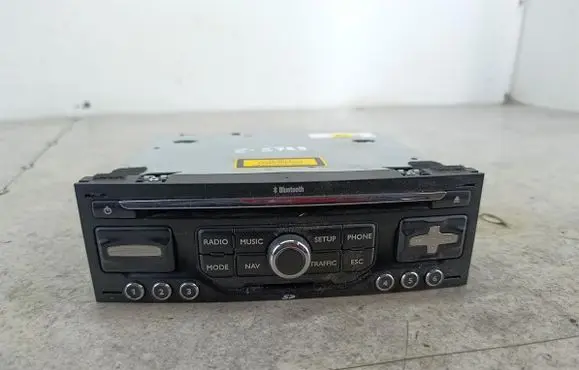 Peugeot 5008 Radio/CD/DVD/GPS head unit 96661984XT