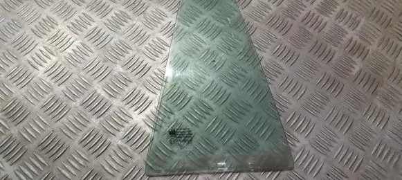 Opel Astra G Rear vent window glass 43R001582 43R-001582