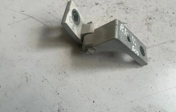 Fiat 500 Front door upper hinge