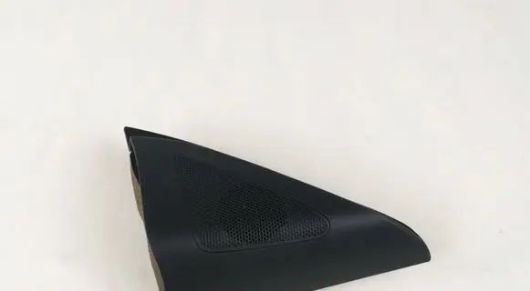 Front door high frequency speaker