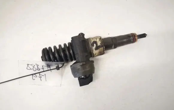Skoda Octavia Mk2 (1Z) Fuel injector 038130073ag