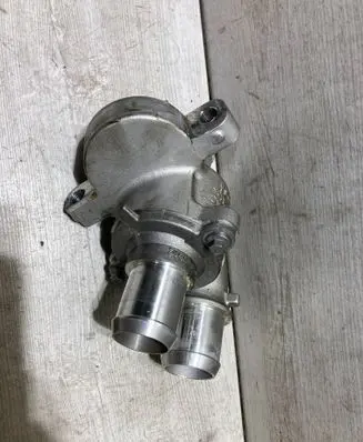 Thermostat/thermostat housing