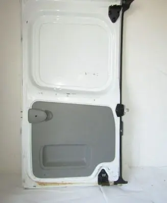 Nissan Primastar Rear door