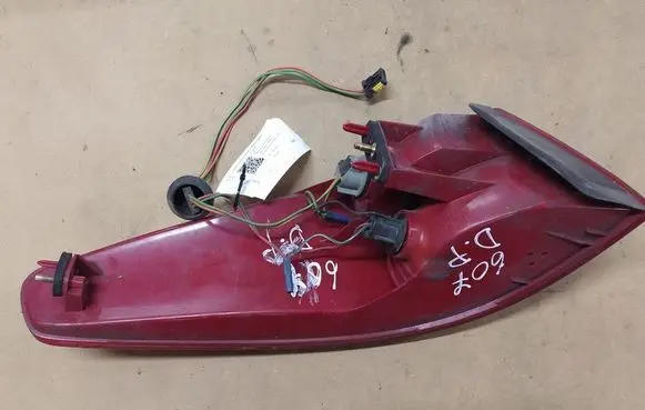 Peugeot 607 Rear/tail lights 25430202