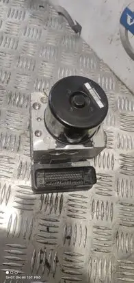 Volvo V70 ABS Pump 31261142