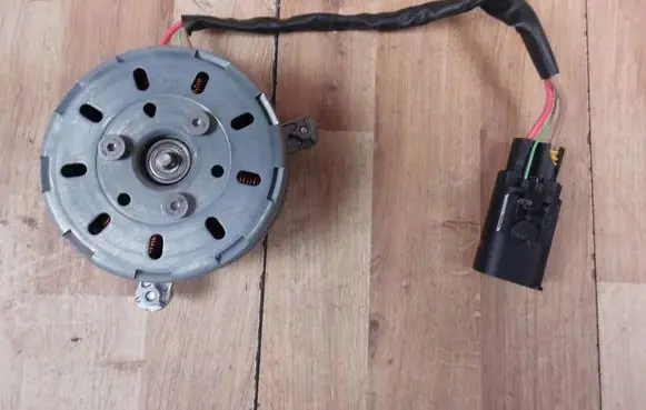 Mini One - Cooper F56 F55 Electric radiator cooling fan 7636070