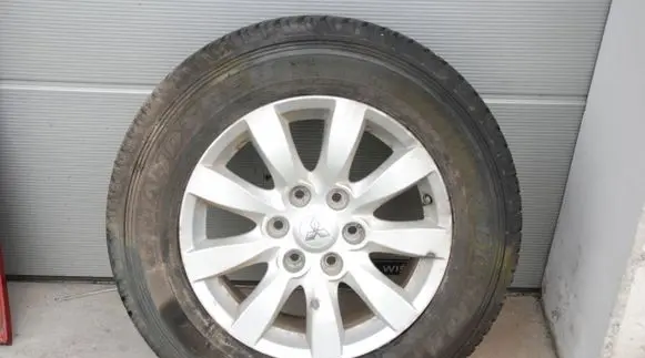 Mitsubishi Pajero R18 spare wheel 200KM