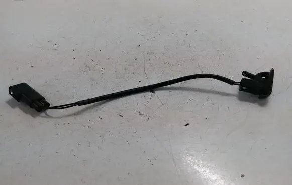 Ford Mondeo Mk III Windshield washer spray nozzle 1S7117666BB