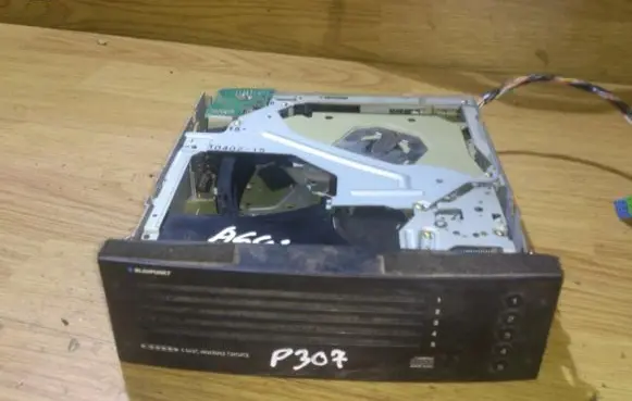 Peugeot 307 CD/DVD changer 