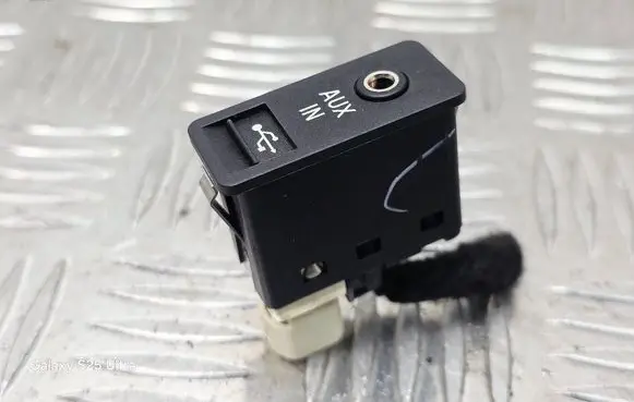 Mini One - Cooper Coupe R56 AUX in-socket connector 9129651 61319129651
