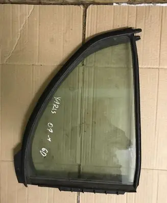Toyota Yaris Rear vent window glass 681240D050