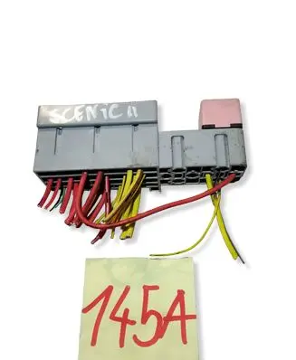 Renault Scenic II - Grand scenic II Relay mounting block 8200251761