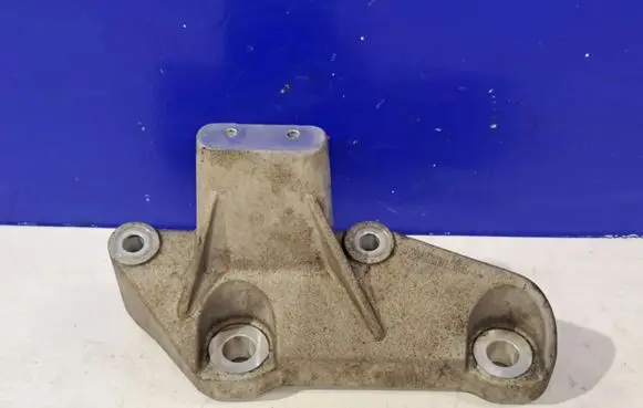 Polestar 2 Engine mounting bracket 31686306