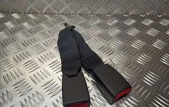 Mazda CX-7 Middle seatbelt (rear) 