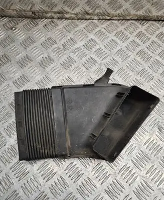 Audi A4 S4 B7 8E 8H Air intake duct part 8E0129617D
